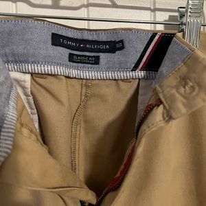 Tommy Hilfiger Khakis 38x34
